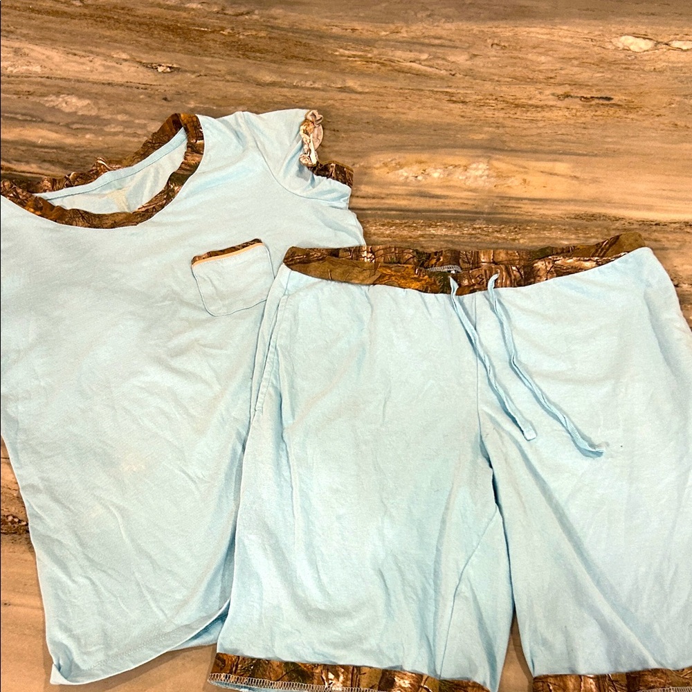 Wilderness Dreams Light Blue Pajama Set with Camouflage Trim NWOT Sz S Men
